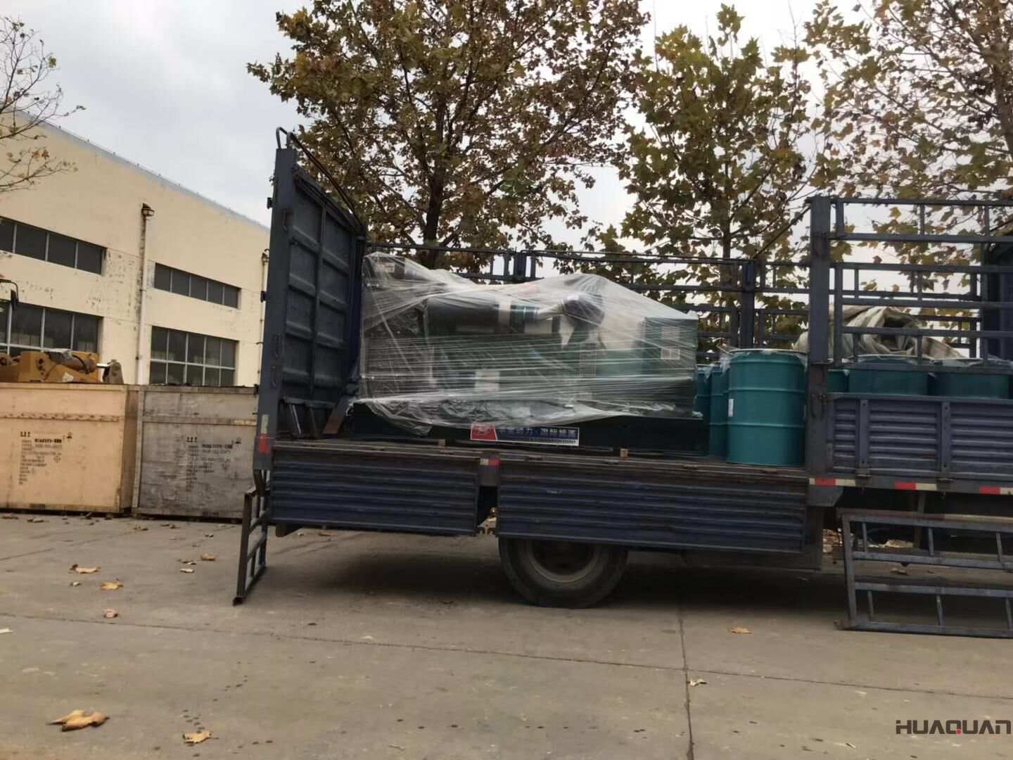 遼寧營口的姜先生于11月6日從華全動力采購了一臺200kw標配柴油發電機組，如今已經順利發往目的地