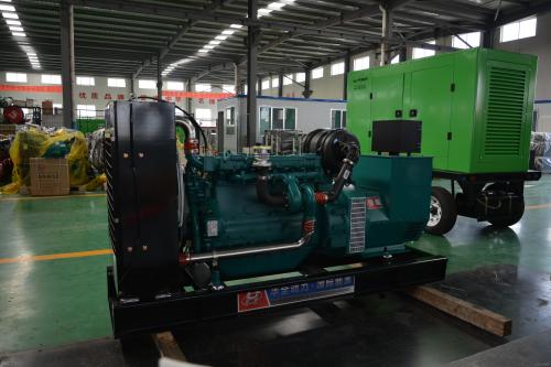 張先生從華全動(dòng)力采購(gòu)的250kw含棚移動(dòng)拖車柴油發(fā)電機(jī)組于2月28日順利發(fā)往山東省