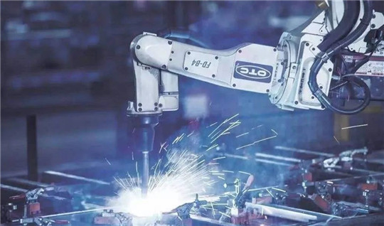 華全數(shù)字化工廠推動(dòng)智能制造，實(shí)現(xiàn)“兩提升、三降低”